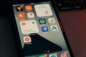 Samsung-The-Freestyle-2.-Nesil-Eglenceyi-Her-Yere-Tasiyan-Akilli-Ekran-featured