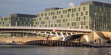 Veliaht8217ta-Akinozu-ve-Ariturk8217un-Dugunu-Gercekciligiyle-Buyuledi-featured