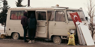 Turk-Dizileri-Sezon-Finali-Yarisi-Kimler-Devam-Edecek-featured