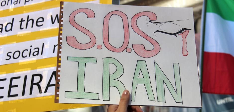 Israil-Iran8217daki-Milyonlara-Siber-Mesaj-Gonderdi-8220Yardim-Ulasti8221-featured