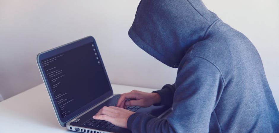 OpenAI-CEO8217su-Sam-Altman8217in-Evine-Molotof-Kokteyli-Saldirisi-featured